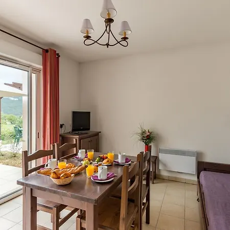 Lagrange Vacances Le Domaine Des Cazelles 3* Cajarc
